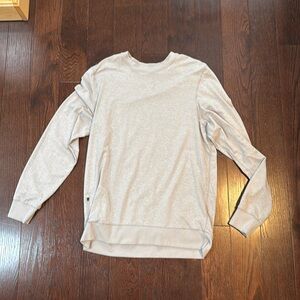 Long sleeve Vuori shirt